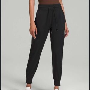 Lululemon ready to rulu black joggers